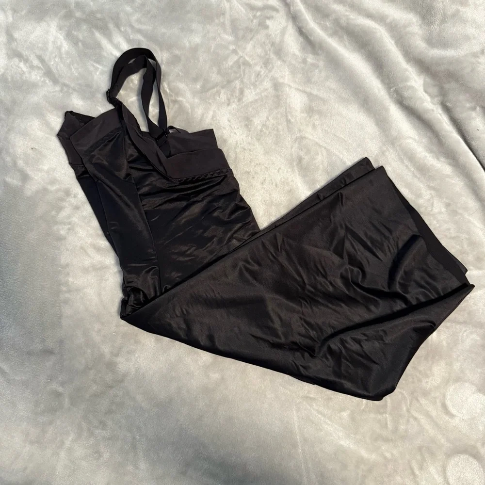 Maidenform Under Bust Shapewear‎ ~Med Black